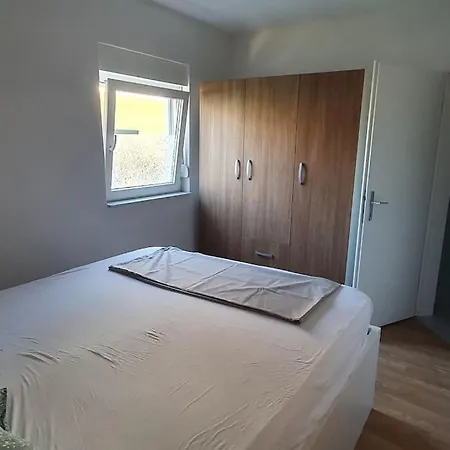 アパート Divine Metkovic72m2 *